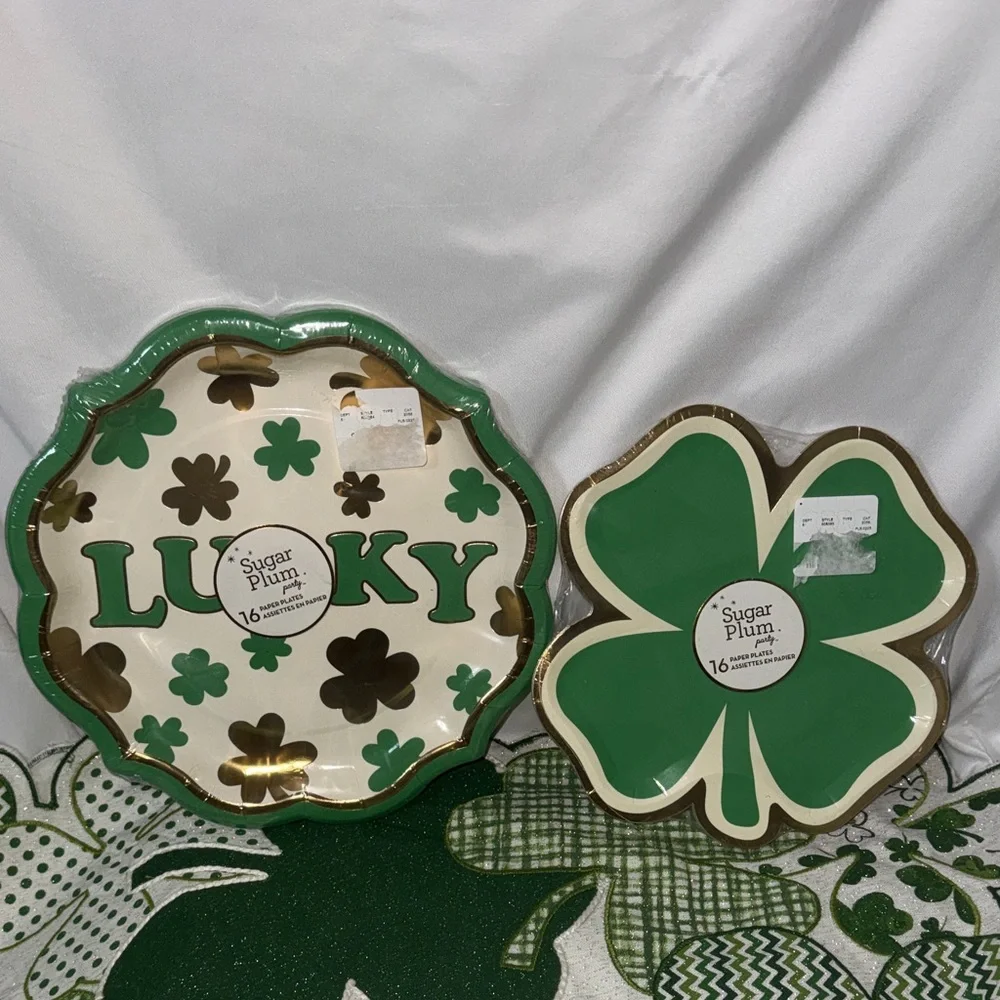 St Patricks Day 2 Sets of 16 Party Plates Sugar Plum Party